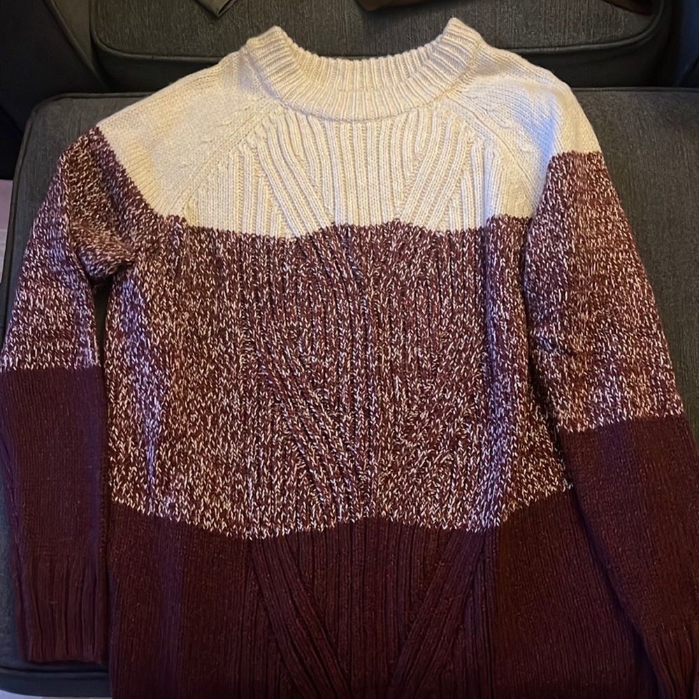 Oversized maternity sweater